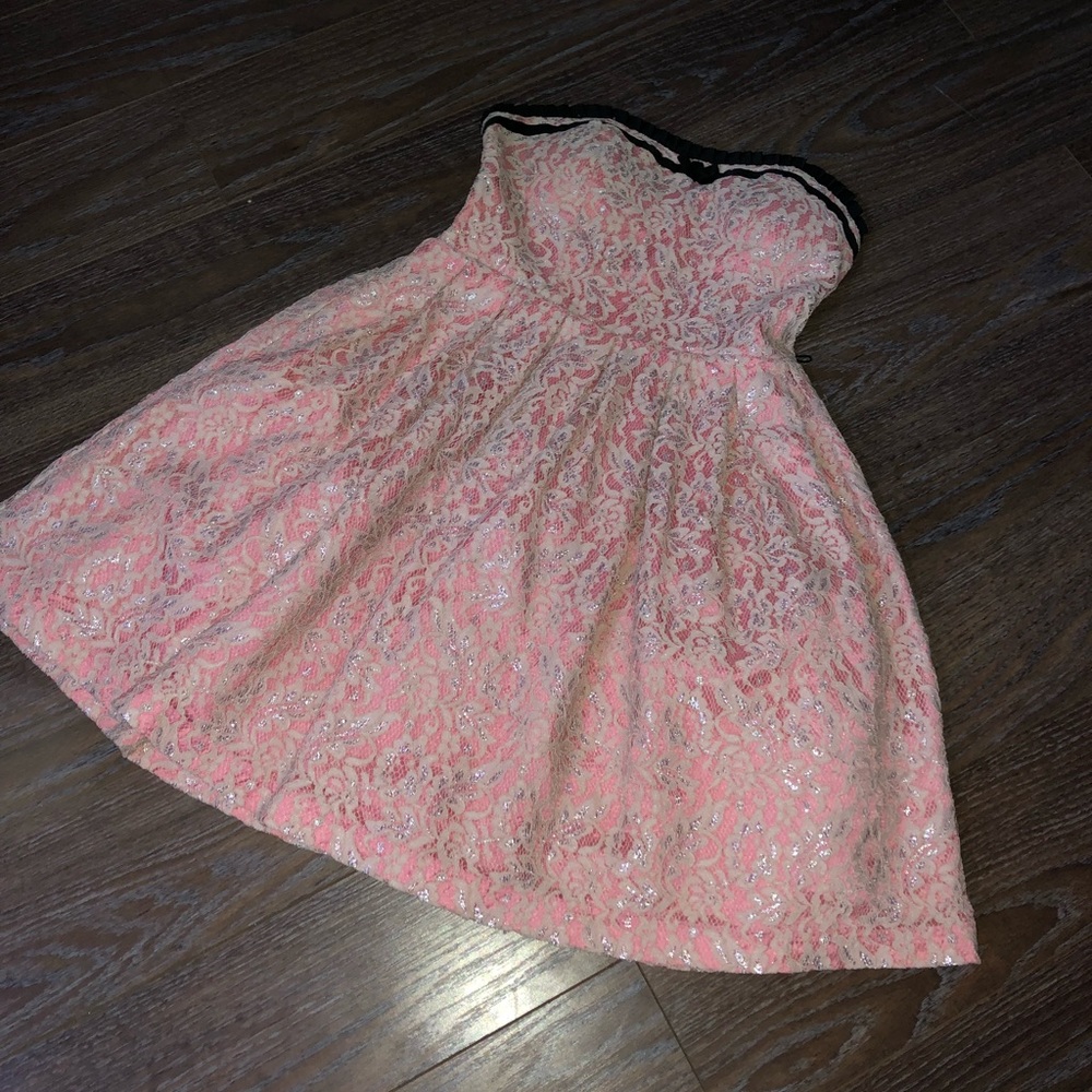 Pink strapless & above knee, dress!